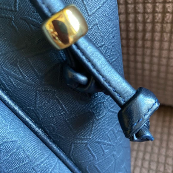 Nina Ricci Shoulder Bag - Picture 7 of 9